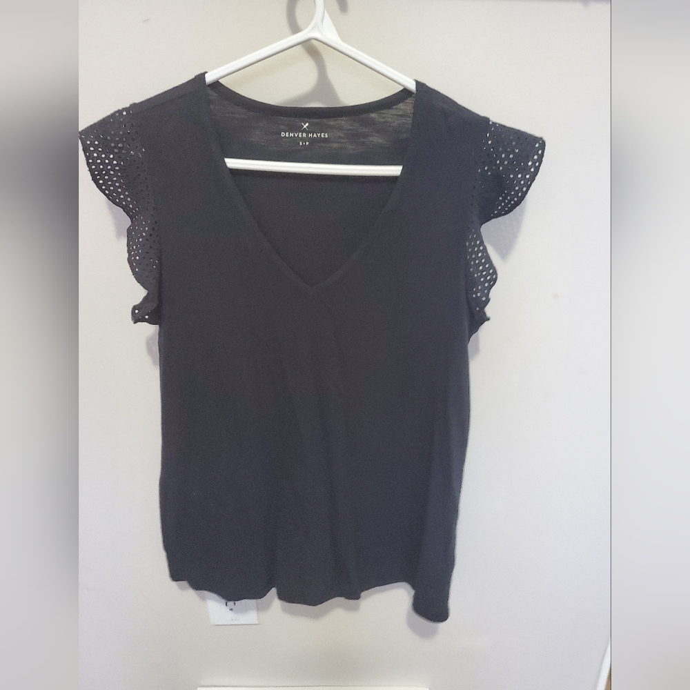 Cute lace sleeve shirt